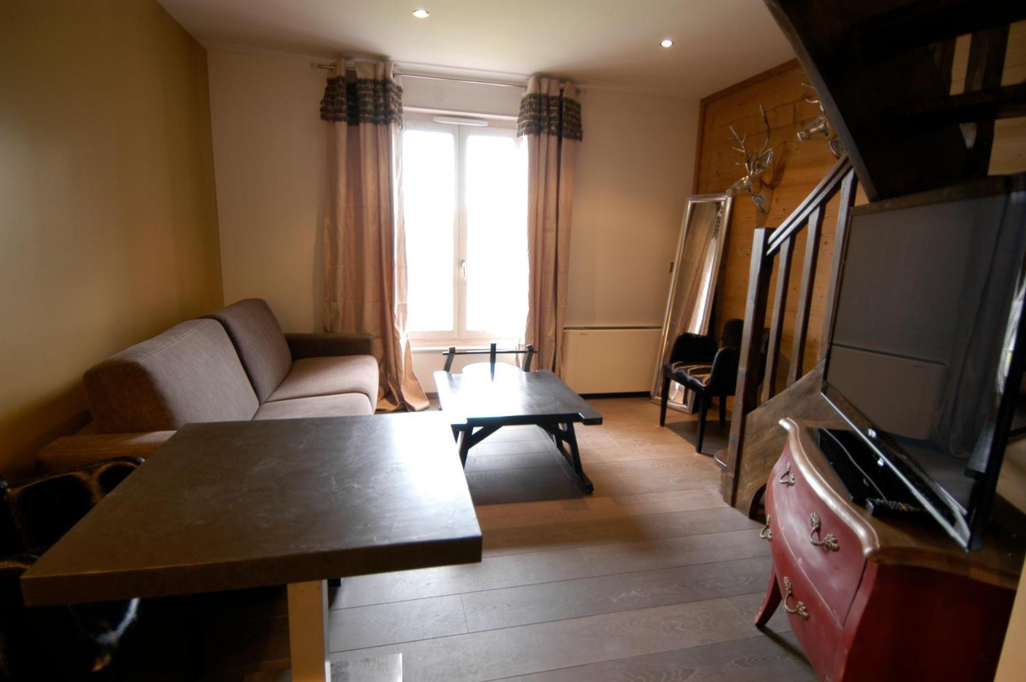 Auberge De Maison Rouge Vetraz-Monthoux Bagian luar foto