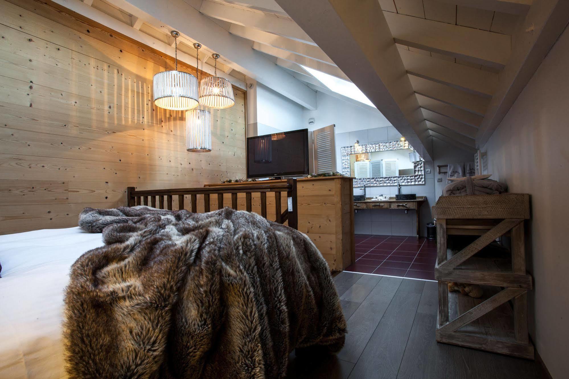 Auberge De Maison Rouge Vetraz-Monthoux Bagian luar foto