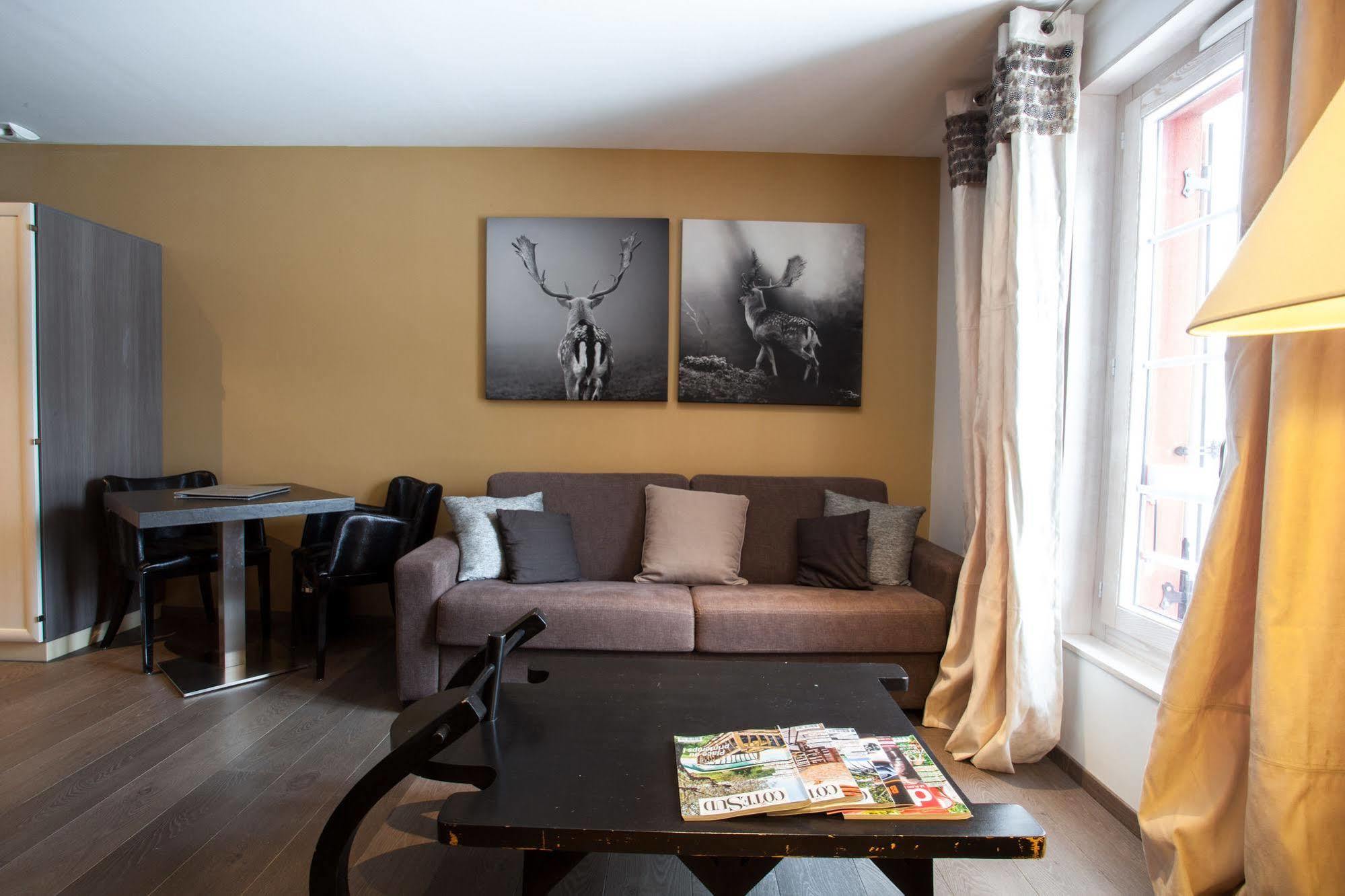 Auberge De Maison Rouge Vetraz-Monthoux Bagian luar foto