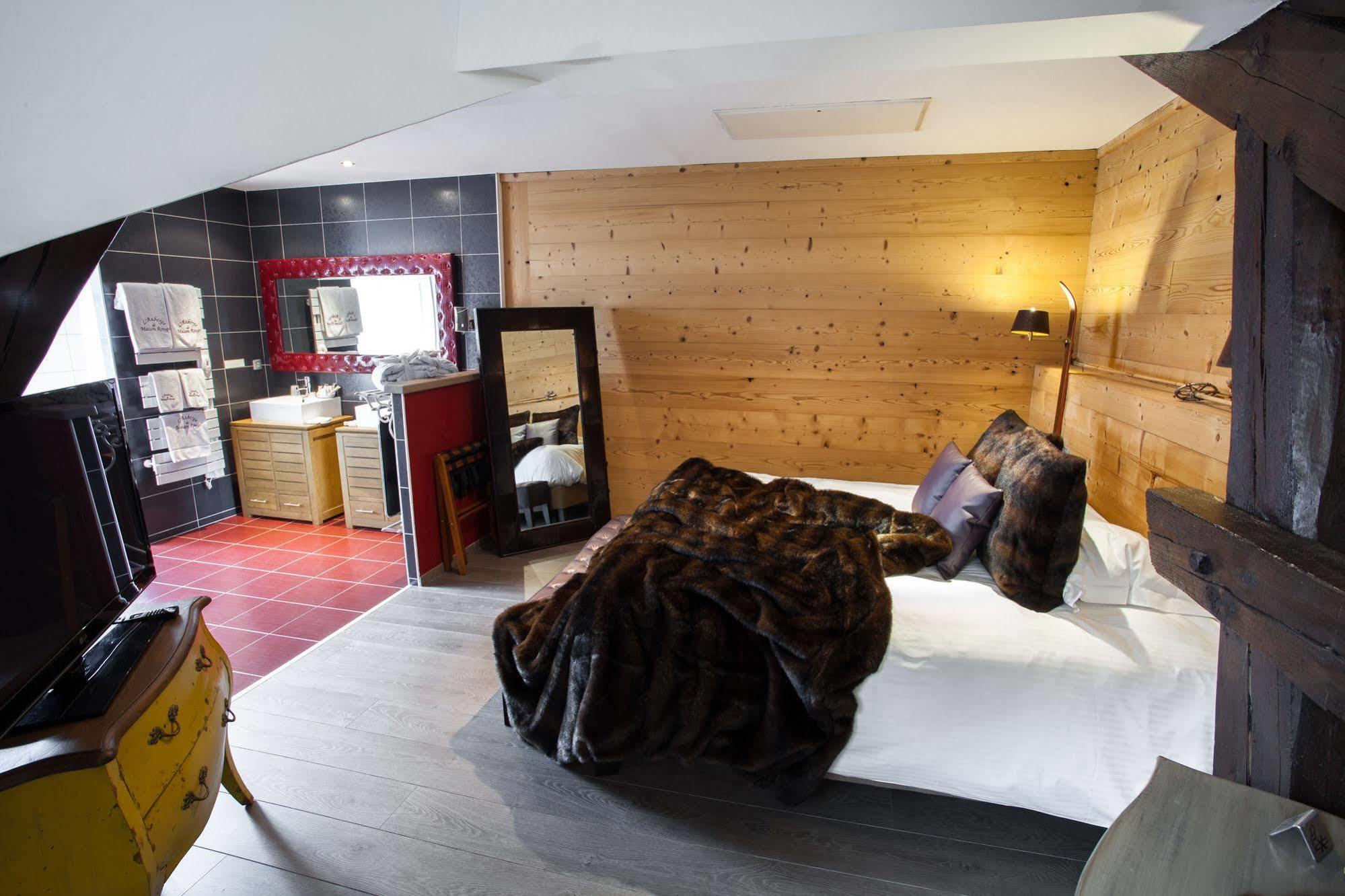 Auberge De Maison Rouge Vetraz-Monthoux Bagian luar foto