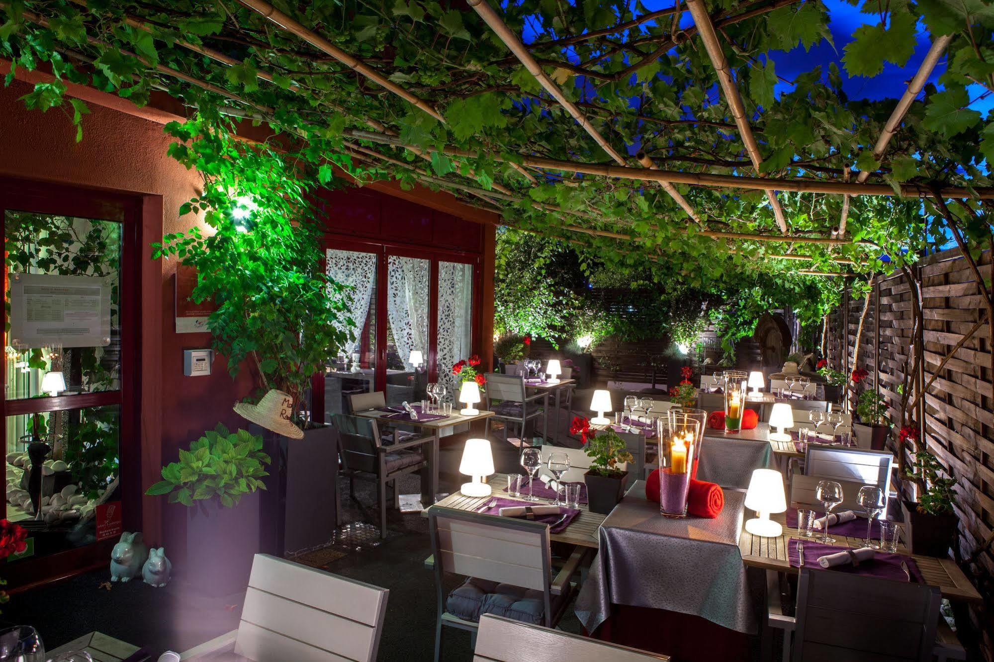 Auberge De Maison Rouge Vetraz-Monthoux Bagian luar foto